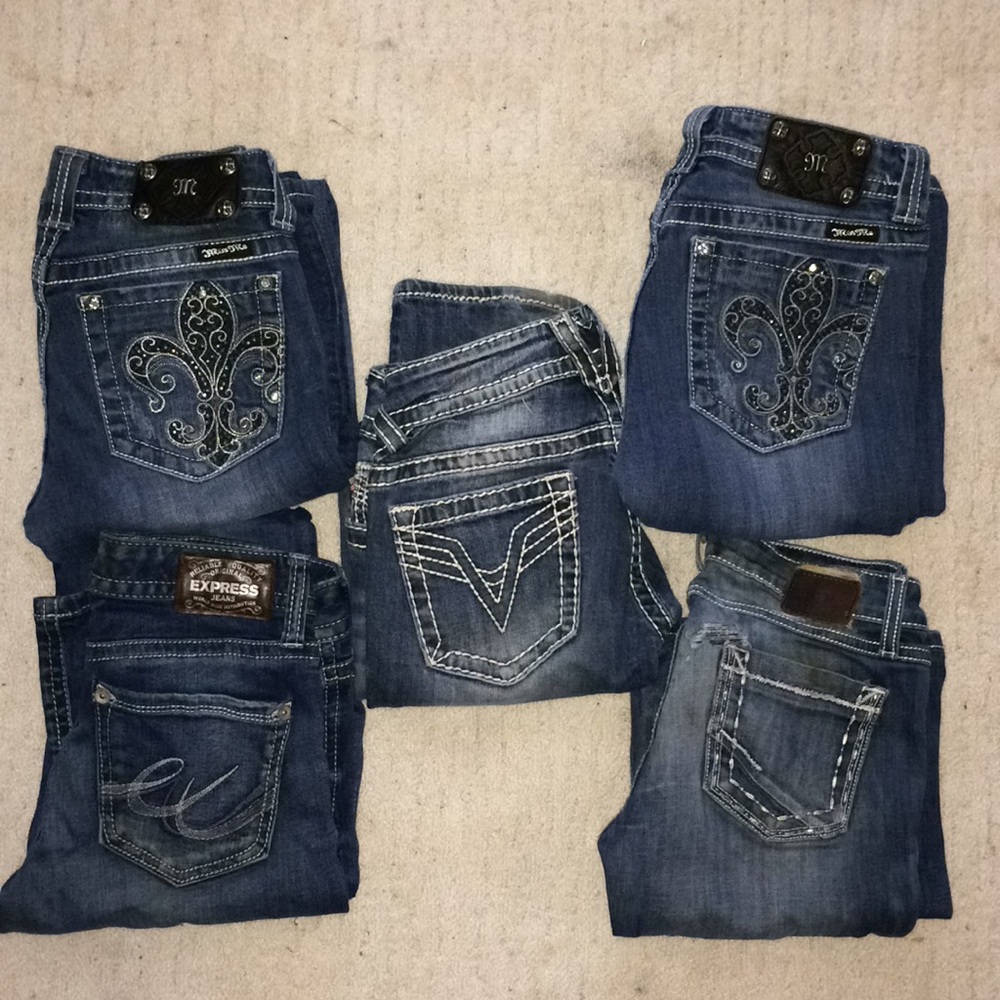 Bundle deal of 5 pair of popular jeans!!